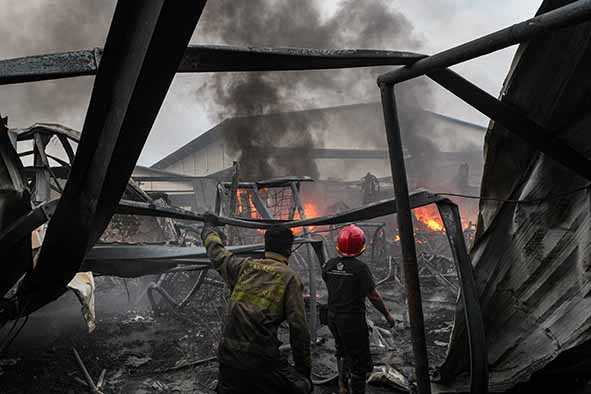 Kebakaran Pabrik Plastik di Tangerang