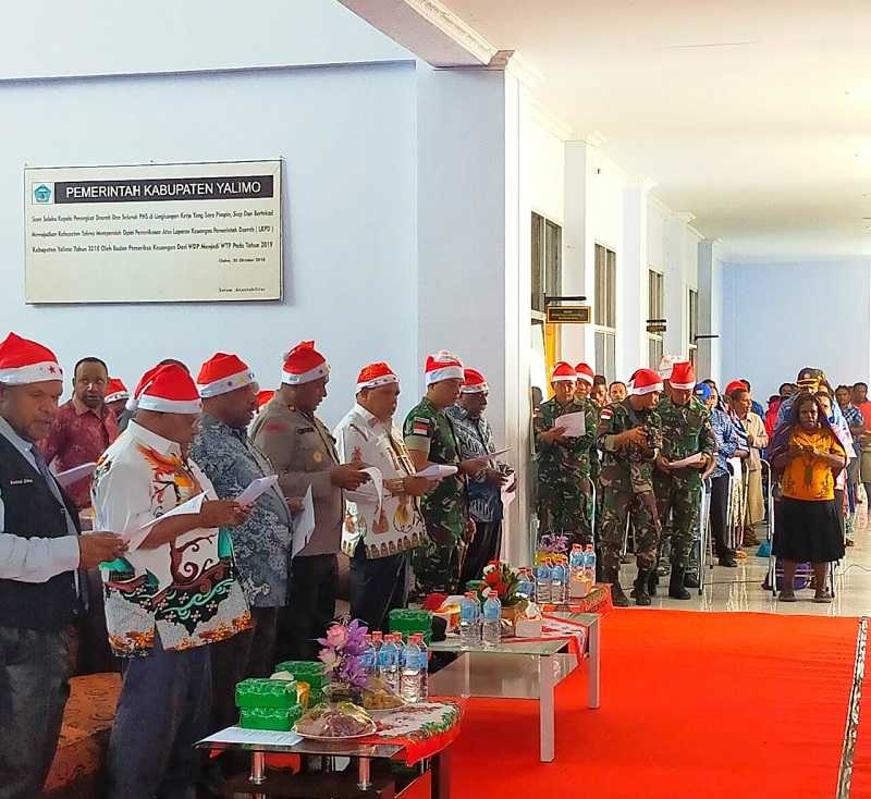Kebersamaan Satgas Yonif Raider 142/KJ Rayakan Natal Gabungan di Yalimo
