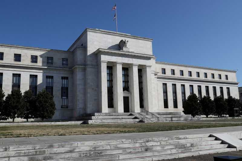 Kebijakan The Fed Lebih Hawkish dari yang Disarankan Aturan Kebijakan