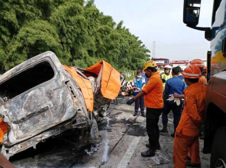 Kecelakaan Beruntun Terjadi di Tol Cikampek KM 58 Arah Jakarta