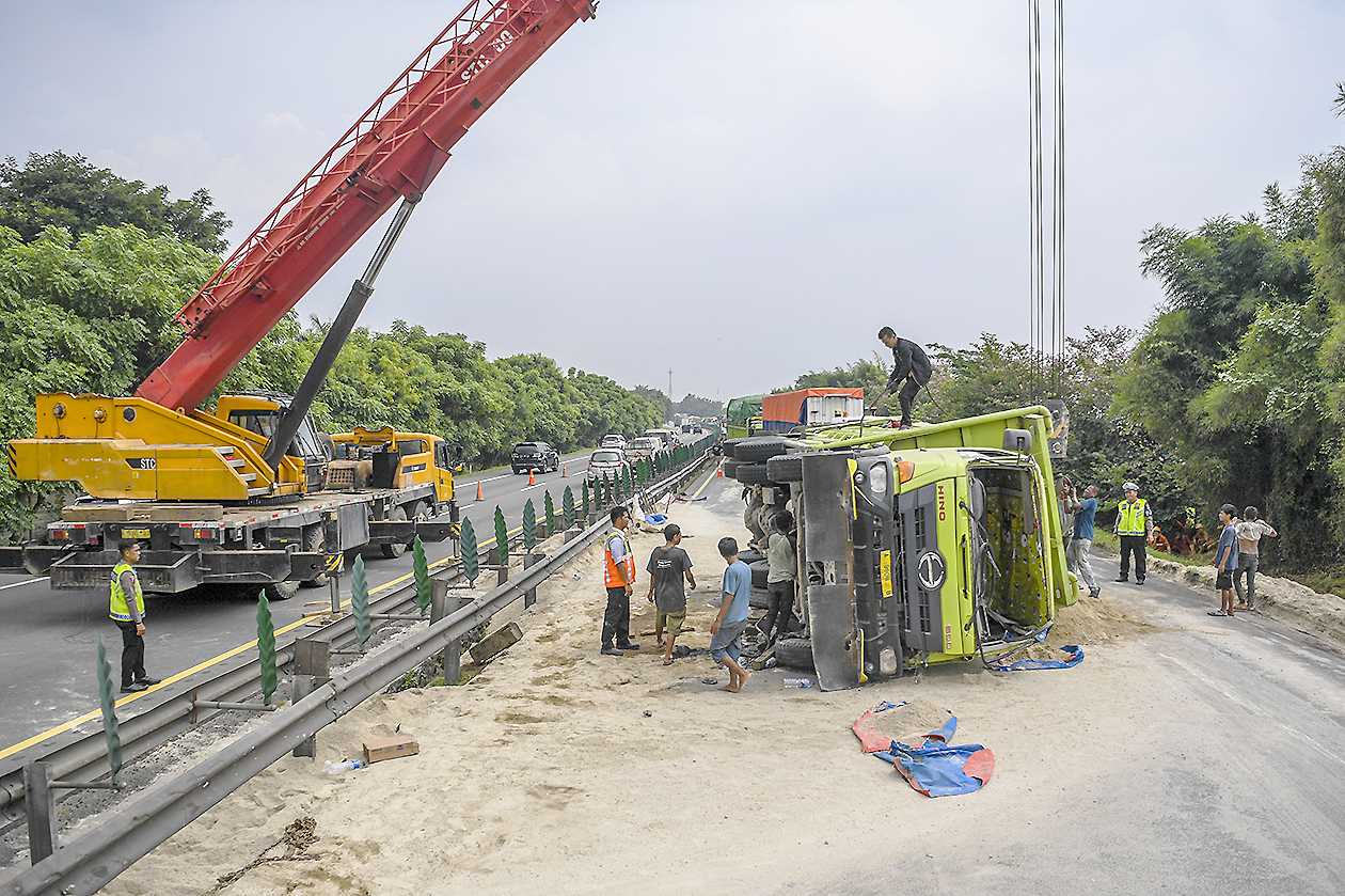 Kecelakaan Tol Tangerang-Merak