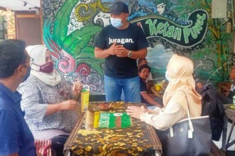 Kedai Ketan di Surabaya Beri Layanan Gratis Warga yang Sudah Vaksin