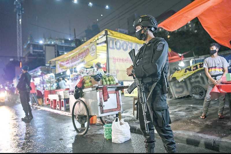 KEGIATAN DI JAKARTA DIBATASI HINGGA PUKUL 21.00 WIB