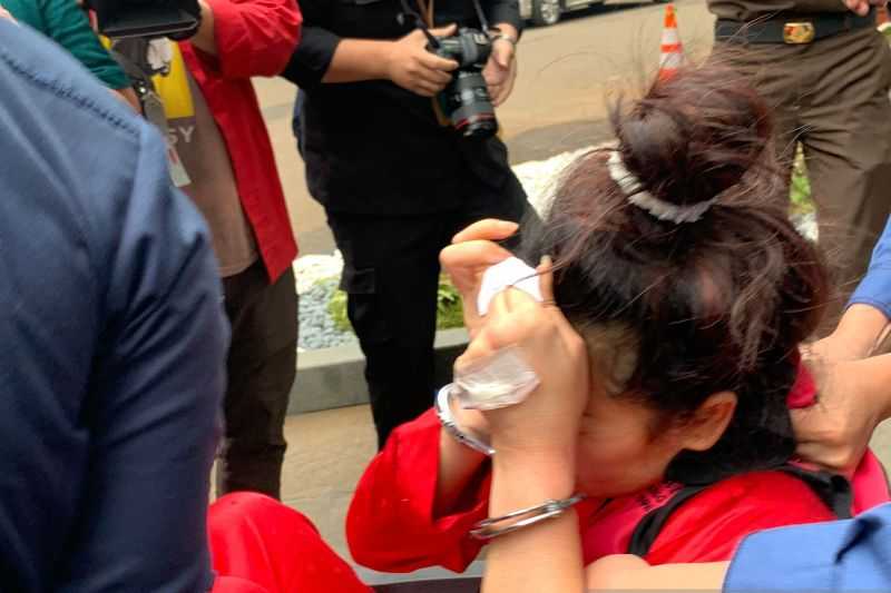 Kejagung Jemput Paksa 'Wanita Emas' dari Rumah Sakit Sebelum Ditetapkan Tersangka