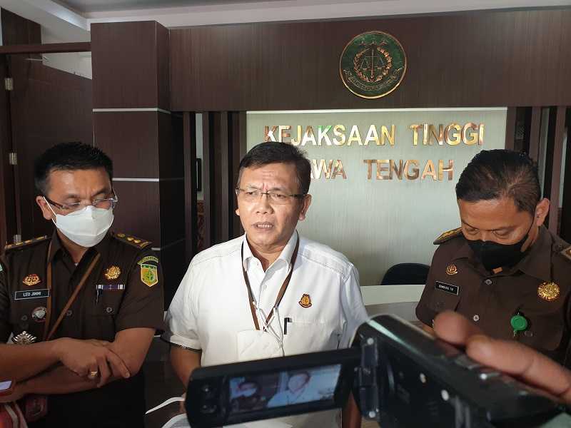 Kejati Jateng Menahan Tersangka Makelar Tanah Karyawan Angkasa Pura I