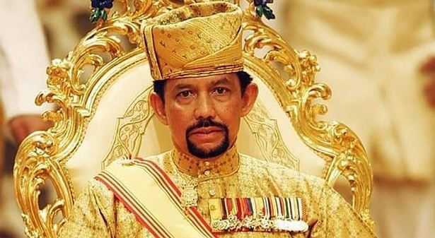 Kejutan untuk Sultan Brunei, Para Dubes ASEAN Hadiahkan Pintu Gebyok Jawa sebagai Hadiah Ultah