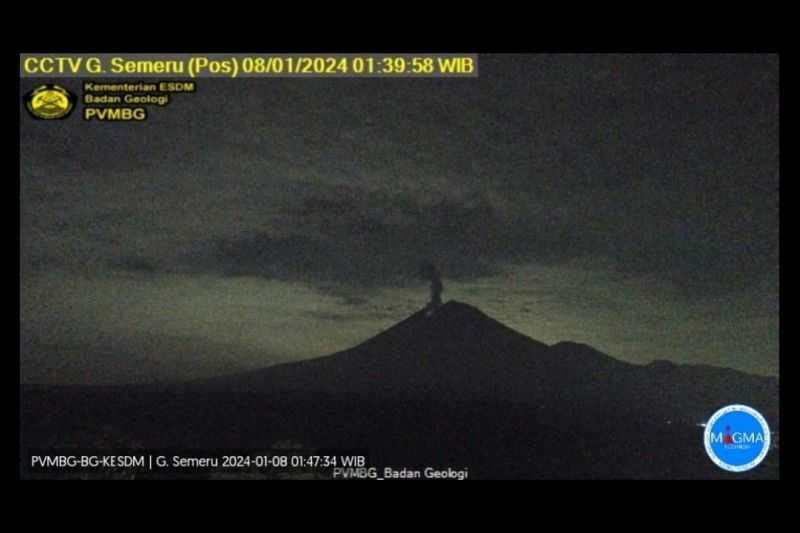 Kembali Erupsi, Gunung Semeru Lontarkan Abu hingga Ketinggian Capai 2 Km