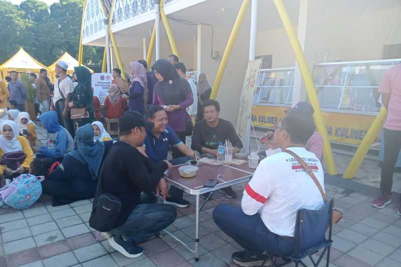 Kembangkan Potensi Usaha, Disdag Mataram Bantu Alat Dagang ke UMKM kuliner di Teras Udayana