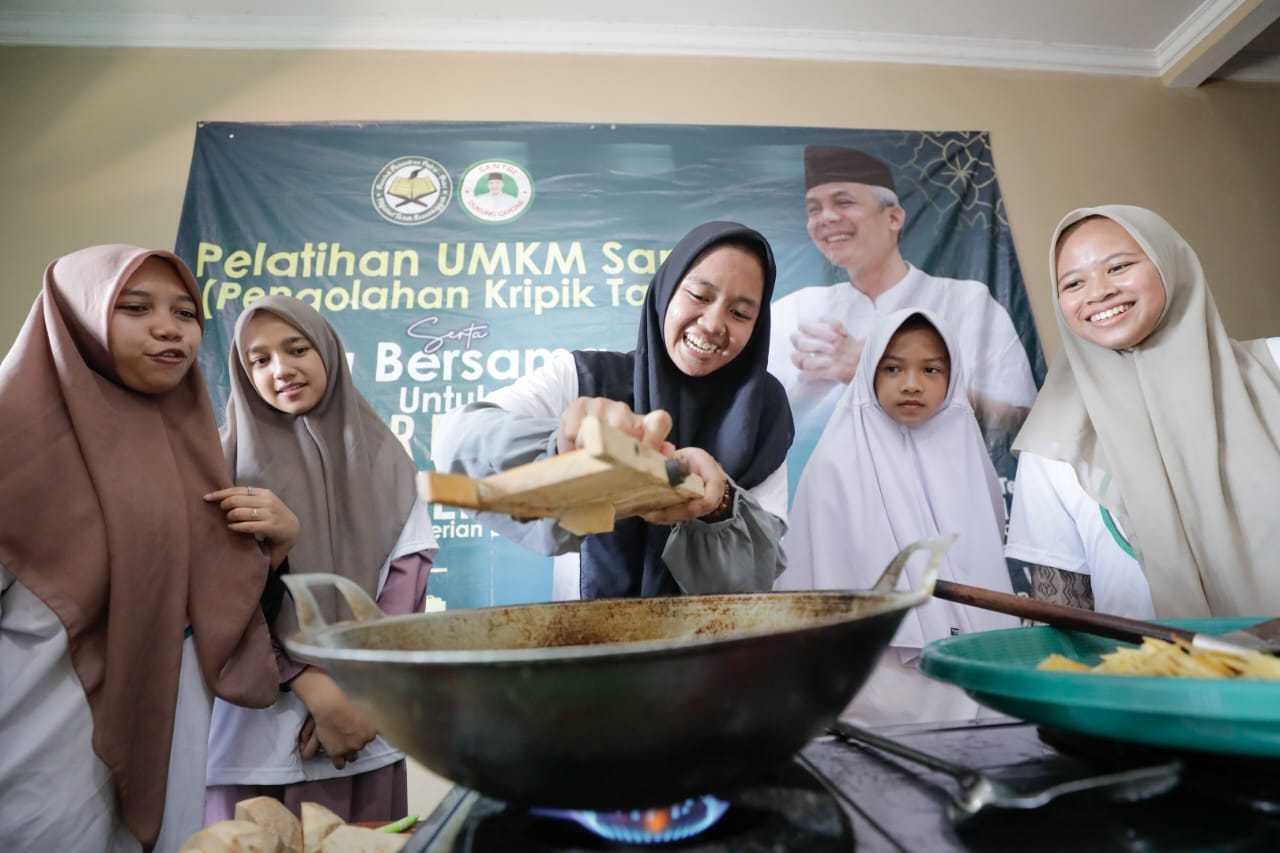 Kembangkan UMKM Santri, SDG Jabar Gelar Pelatihan Mengolah Keripik Talas di Bogor 2