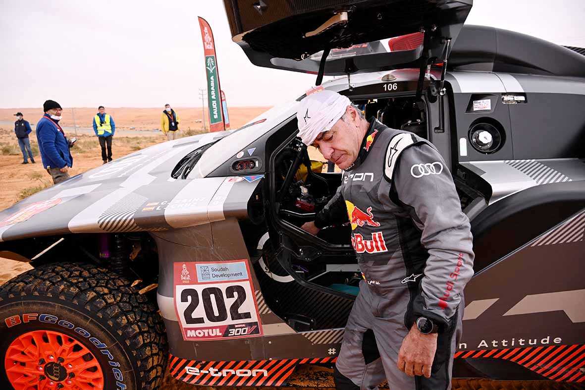Kemenangan Sainz di Etape Tiga Keberhasilan Mobil Hibrid di Reli Dakar