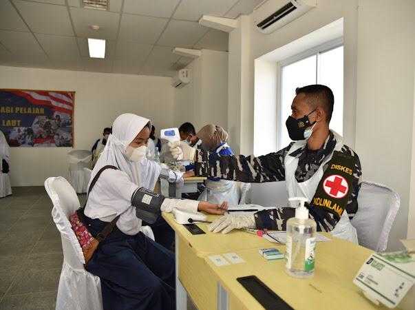Kemenhub dan TNI AL Gelar Vaksinasi Ribuan Pelajar di Pelabuhan Patimban