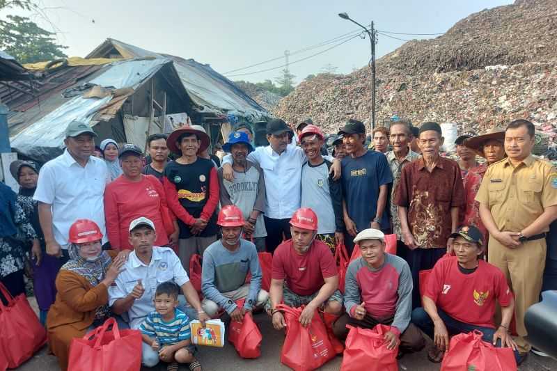 Kemensos Fasilitasi BPJS 2.055 Pemulung Bantargebang