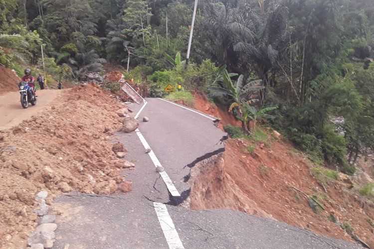 Kementerian PUPR Buka Jalan Trans Pulau Timor