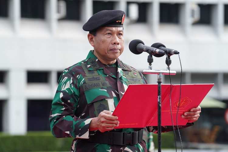 Kepala Babinkum TNI Irup Pada Upacara 17-an di Mabes TNI