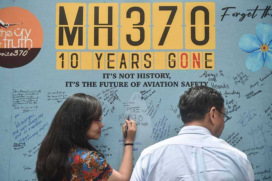Kerabat Peringati 10 Tahun Hilangnya Pesawat MH370