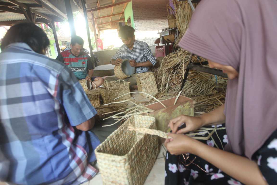 Kerajinan Eceng Gondok