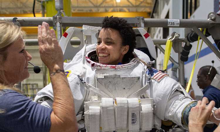 Keren! Astronot NASA Jessica Watkins Jadi Wanita Kulit Hitam Pertama yang Tiba di Stasiun Luar Angkasa Internasional, Begini Kisahnya