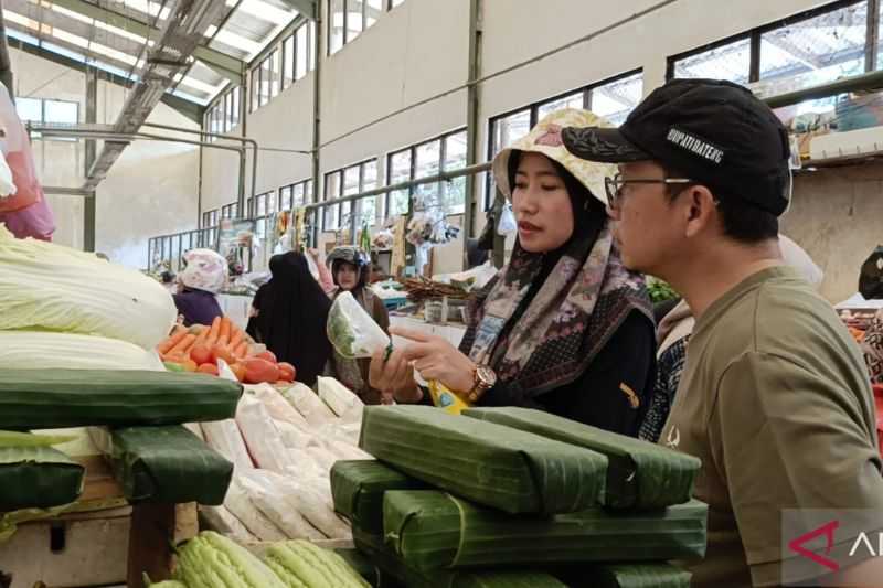 Keren Kebijakan Ini, Bupati Bangka Tengah Wajibkan 500 ASN Belanja di Pasar Tradisional