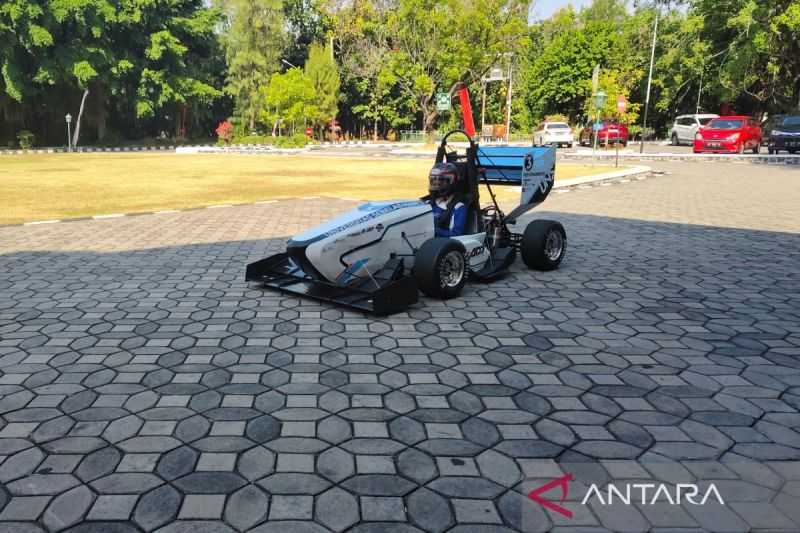 Keren, Mahasiswa UNS Luncurkan Mobil Formula untuk Kompetisi Internasional