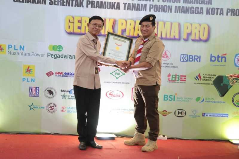 Keren Pecahkan Rekor MURI, Pramuka Tanam 20.000 Bibit Mangga di Kota Probolinggo