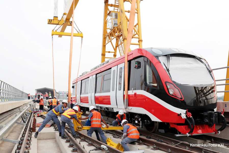 Kereta LRT Kecelakaan saat Uji Coba Jalur Layang Cibubur