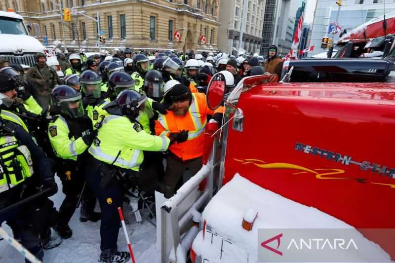 Keterlaluan Demo ini dengan Berkemah, Polisi Kanada Tangkap Puluhan Orang Saat Bubarkan Demonstran