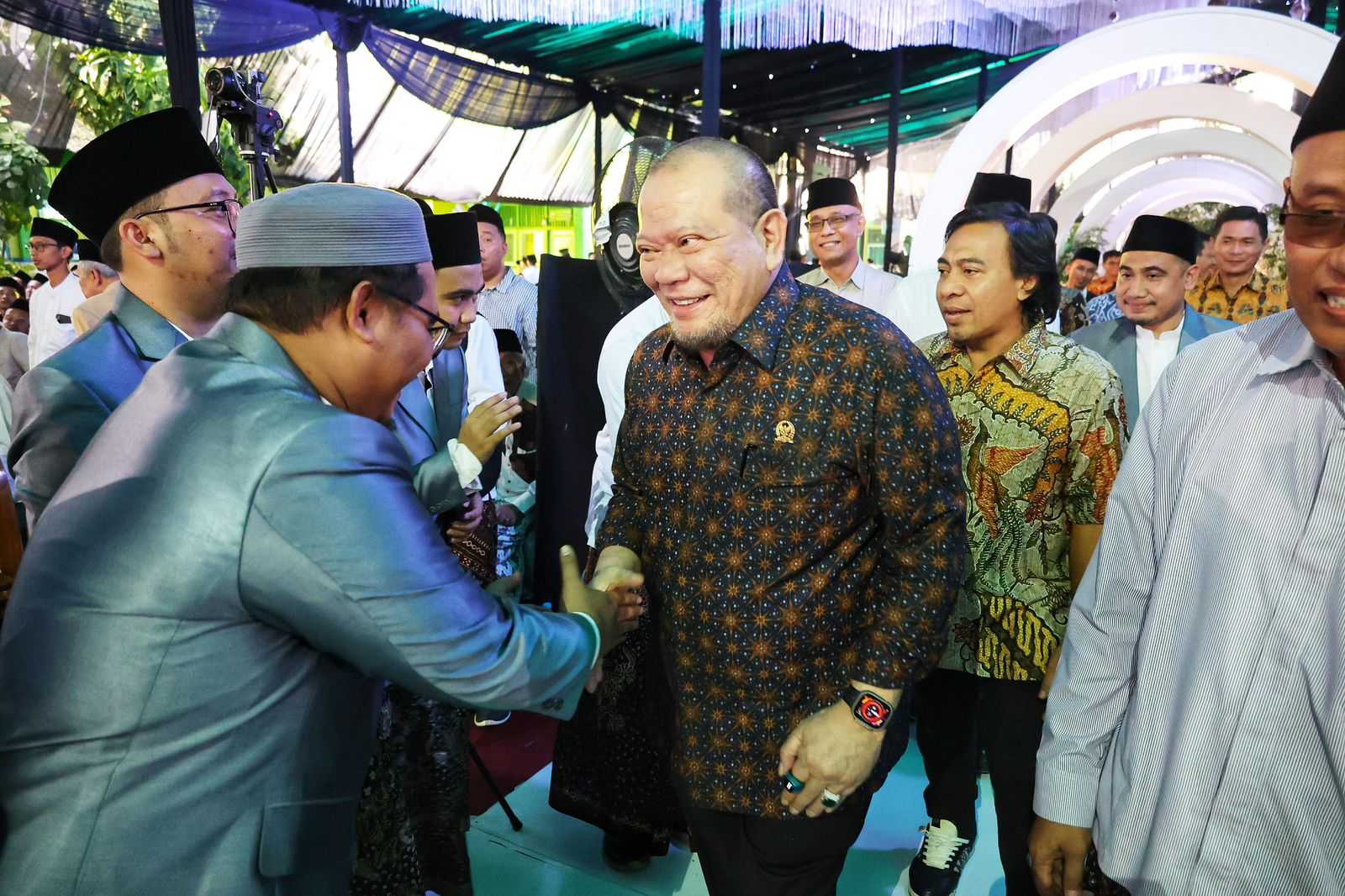 Ketua DPD RI, LaNyalla Mattalitti, Hadiri Unduh Mantu Putra Ulama Kharismatik Rembang
