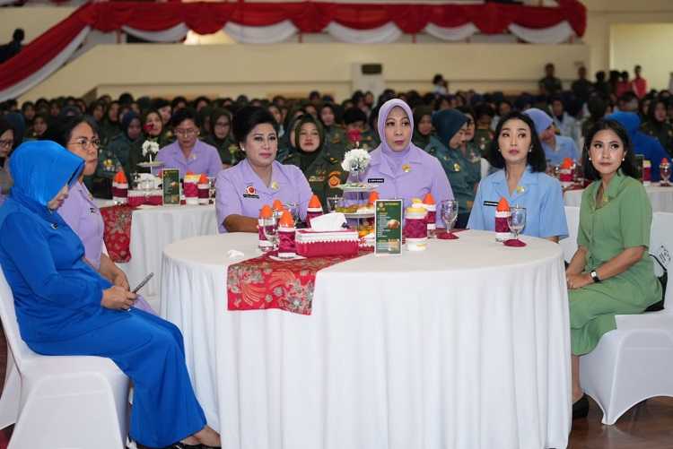 Ketum Dharma Pertiwi: Ukirlah Nama Wanita TNI dengan Prestasi Gemilang