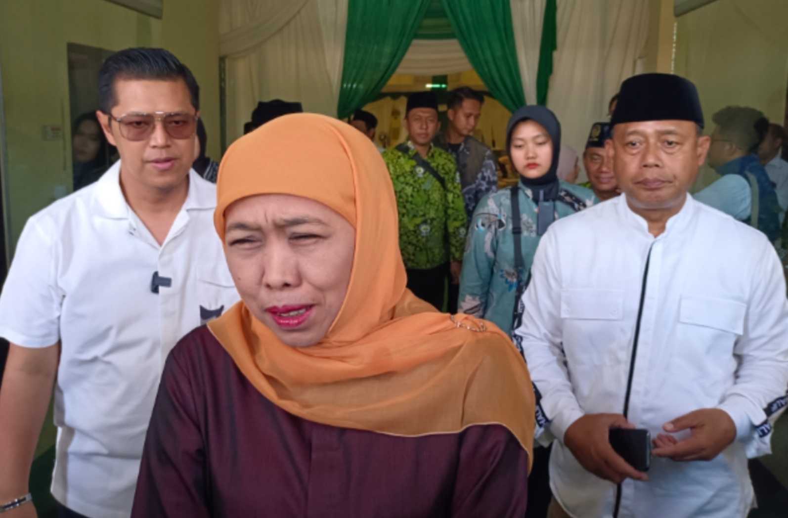 Khofifah Berjanji Tingkatkan Tunjangan Imam Masjid di Jatim