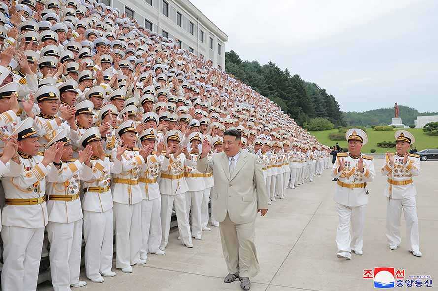 Kim Jong-un Serukan  Penguatan AL Korea Utara