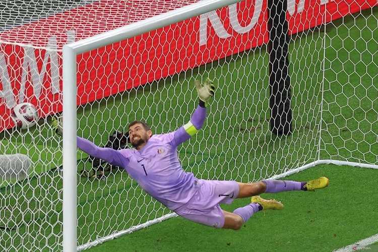 Kiper Australia Ingin Timnya Bangkit Saat Melawan Indonesia