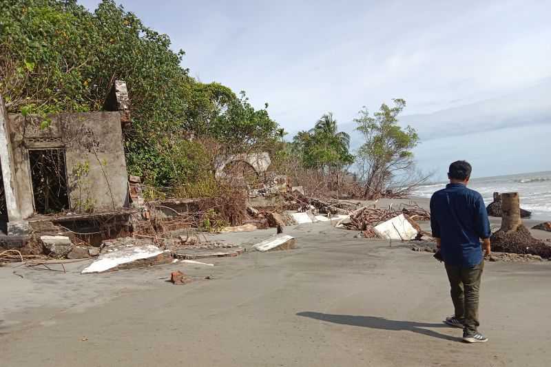 Kisah Tiga Kampung Hilang di Agam Akibat Abrasi