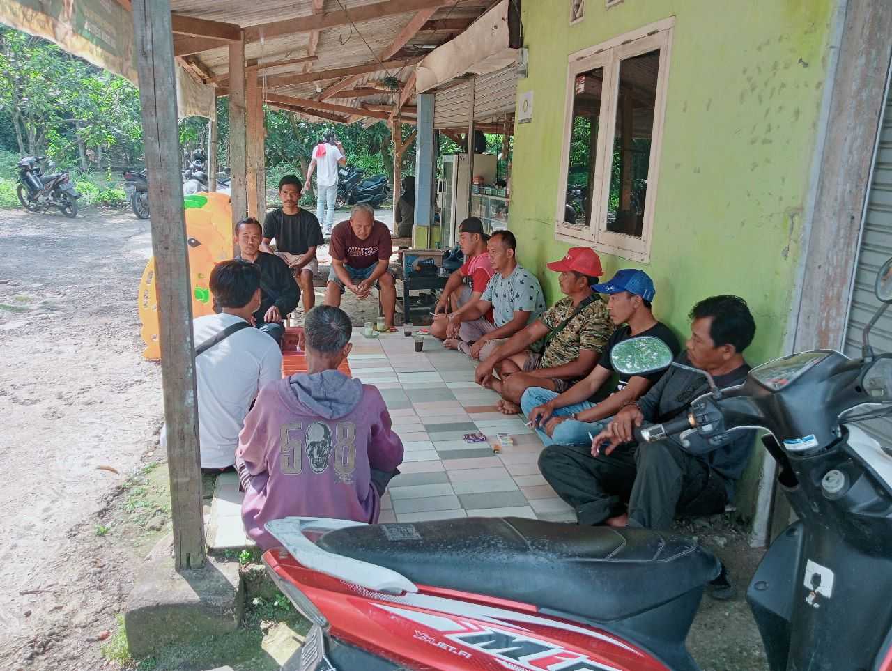 KNP Dukung Ganjar Silaturahmi dan Beri Bantuan Pakan Ikan Untuk Nelayan Tambak di Karawang 2