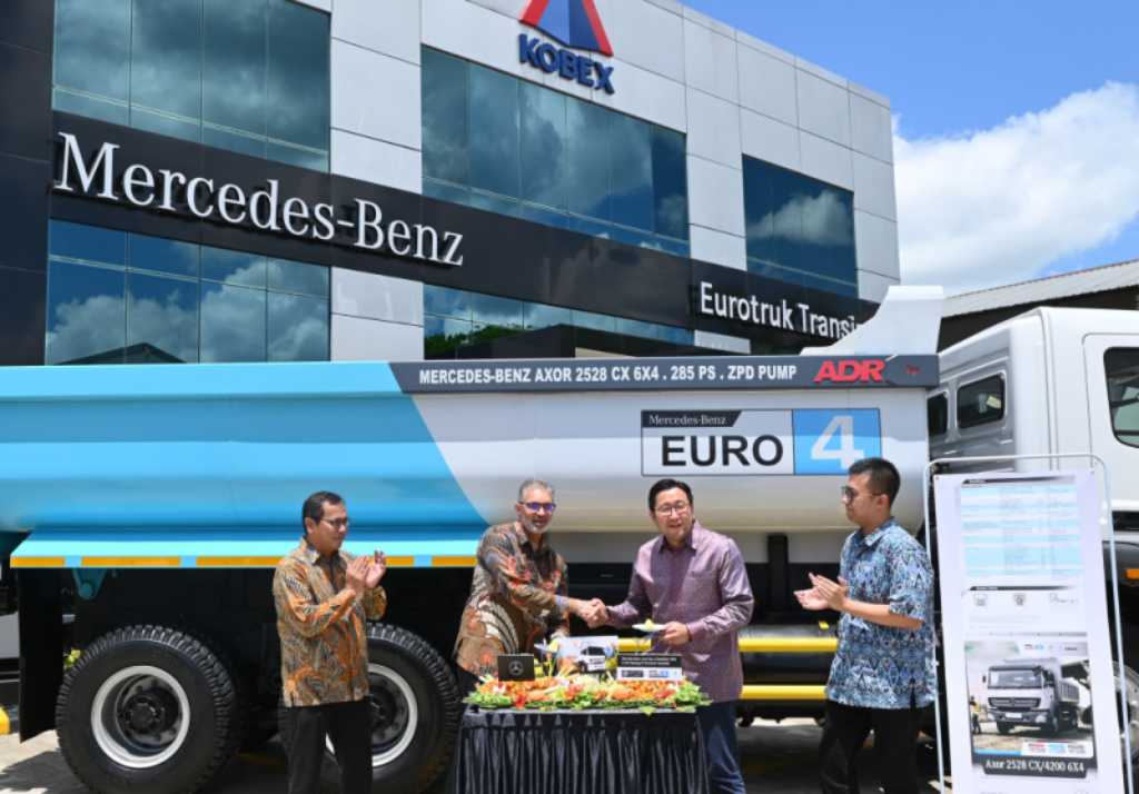 KOBEX Resmikan Showroom Mercedes Benz Commercial Truck di Kalimantan 5