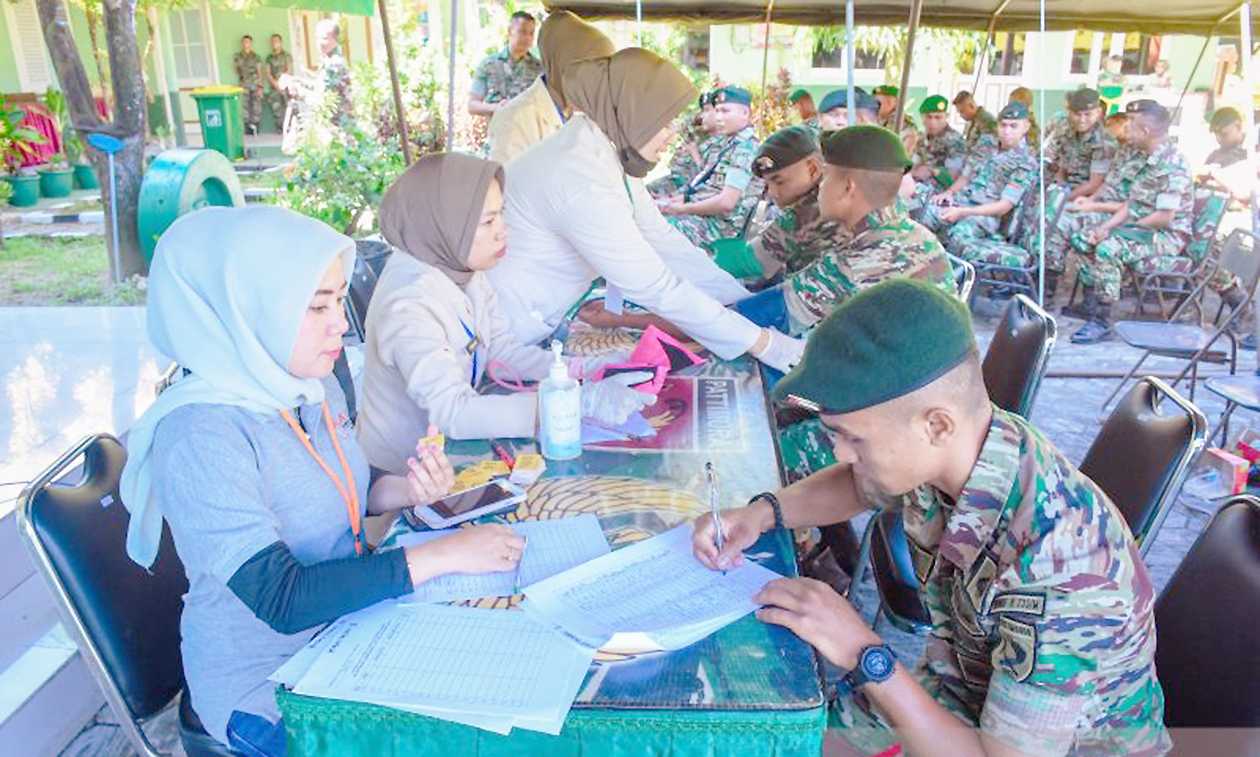 Kodam Pattimura Adakan Bakti Sosial Kesehatan Sambut HUT ke-79 TNI