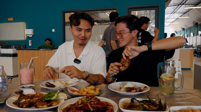 Kolaborasi Duo Creator TikTok Bangun Seafood Bakaran Bintang Lima, Harga Kaki Lima