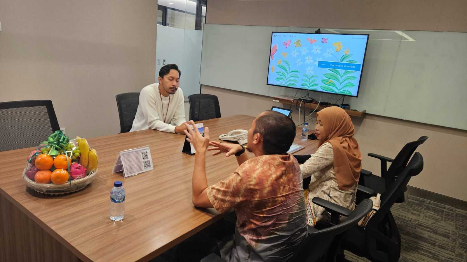Komitmen Melawan Perubahan Iklim, Uniqlo Indonesia Gunakan Layanan REC PLN