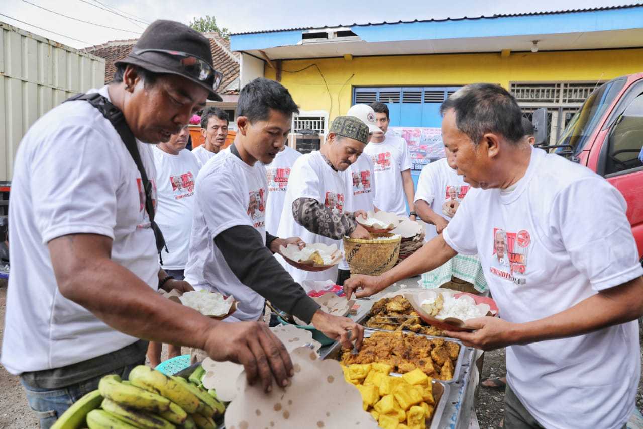 Komunitas Truk Ganjar Bantu Borong UMKM di Bandung Barat 4