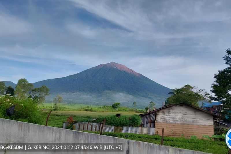 Kondisi Terkini Gunung Kerinci, PVMBG Rekam Gempa Tremor yang Terus Menerus
