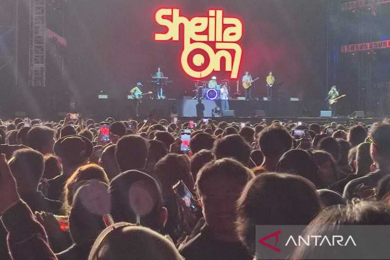 Konser di Makassar, Sheila On 7 Memukau Ribuan Penonton