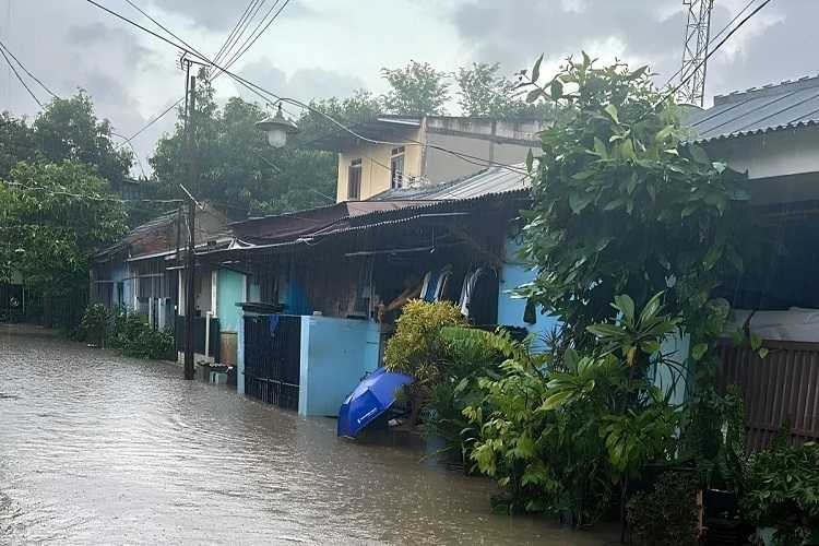 Korban Banjir di Tangerang Minta Perhatian Pemerintah dengan Dibangun Turab