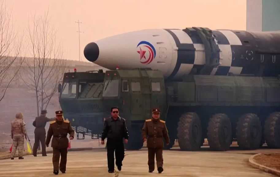 Korea Utara Tetapkan Hari Libur Baru Rayakan Peluncuran Uji Coba ICBM