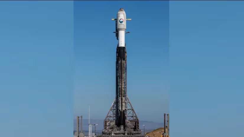 Korsel Luncurkan Satelit Mata-mata Pertama dengan Roket SpaceX