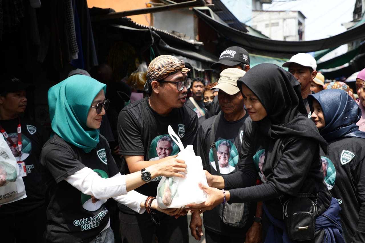 Kowarteg Bersama Ratusan Pedagang Pasar dan Tukang Nasi Goreng Jakarta Utara Dukung Ganjar Presiden