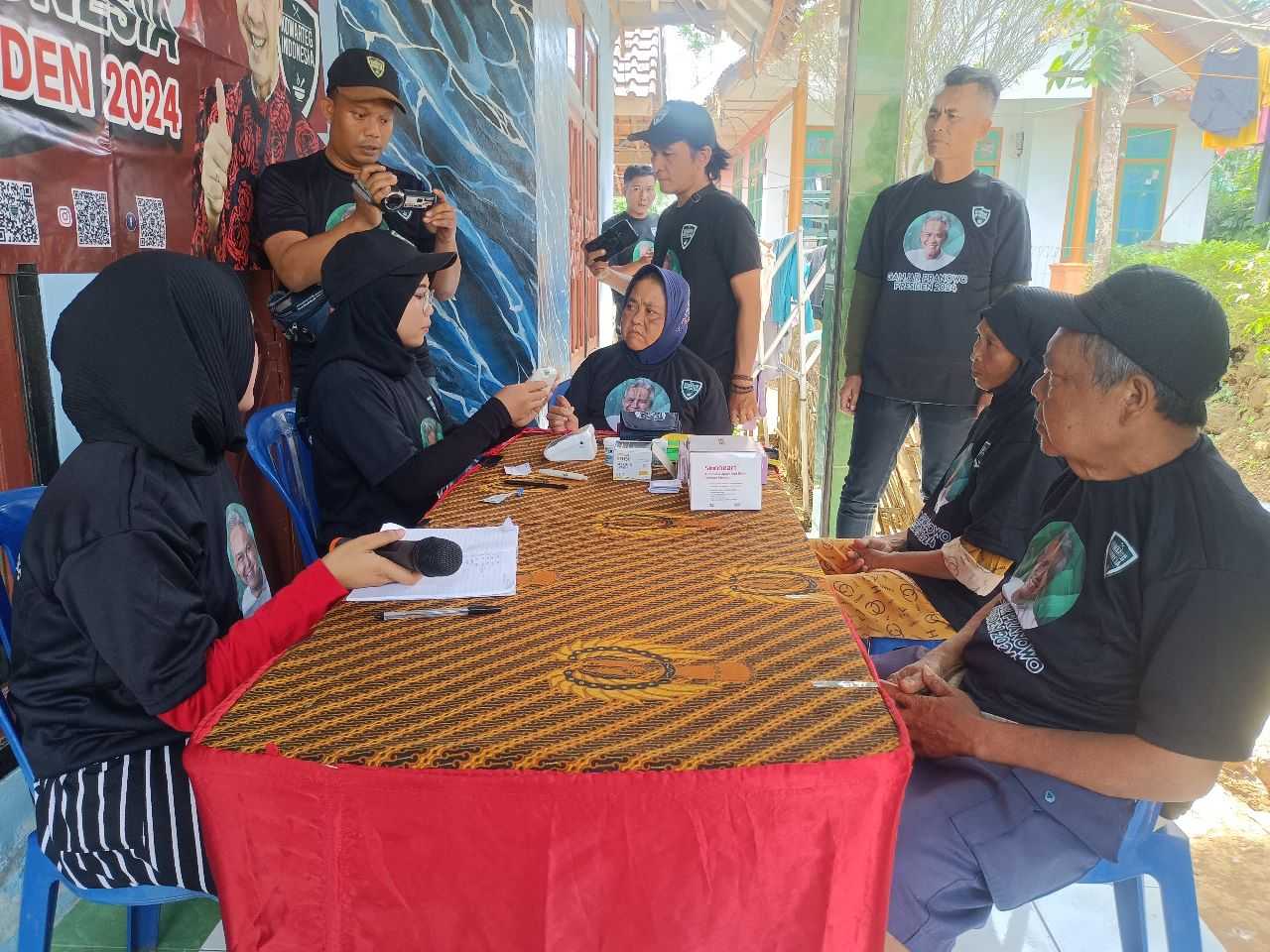 Kowarteg Ganjar Gelar Pengecekan Kesehatan Gratis Bareng Ibu-Ibu dan Lansia di Tasikmalaya 3