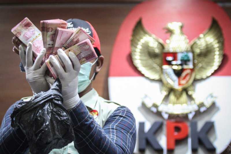 KPK Dilaporkan Tangkap Seorang Pengacara di Semarang