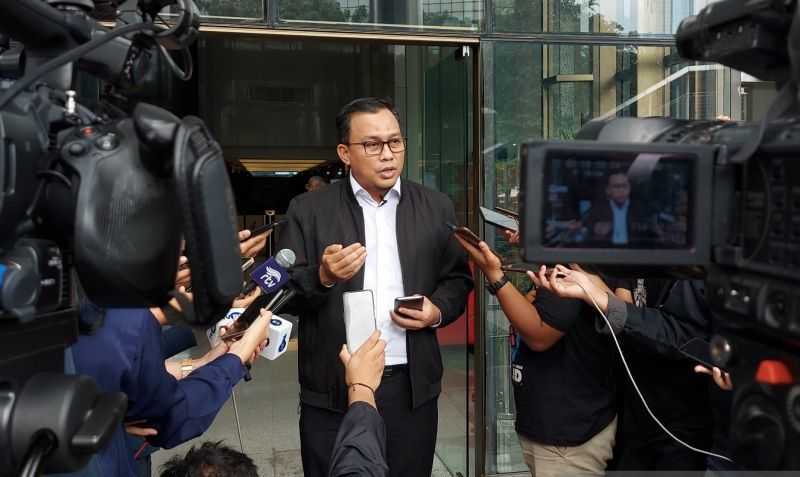 KPK Lakukan Penggeledahan Rumah Tersangka Korupsi Sistem Proteksi TKI di Badung