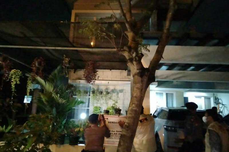 KPK Sita Rumah Stafsus Edhy di Kabupaten Bekasi terkait Kasus Benur