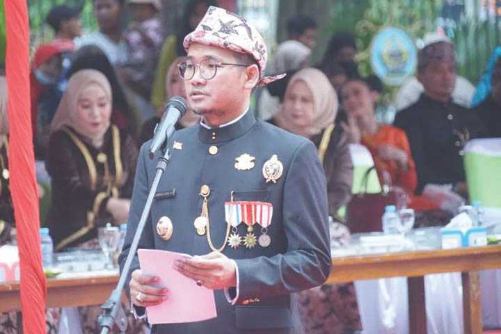 KPK Tangkap Bupati Bangkalan, Abdul Latih Amin