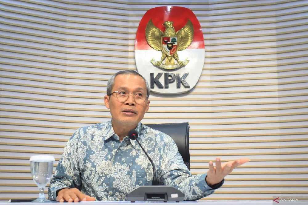 KPK Ungkap Orang Kepercayaan Gubernur Kalsel Terima Uang dalam OTT